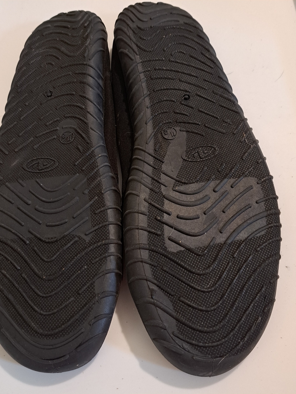 Athletic Works Aqua Sock Beach Shoes, Black Size 11/12 Mens - Picture 4 of 7